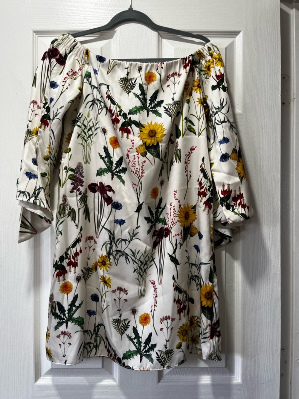 Floral Off-Shoulder Dress in Cream with Multicolor Wildflowers Womens Size M